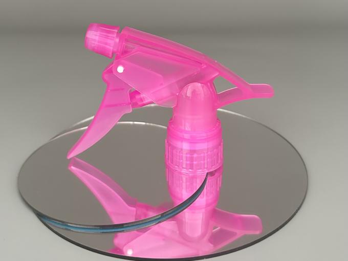 農薬と家庭清掃用のトリガースプレー 3