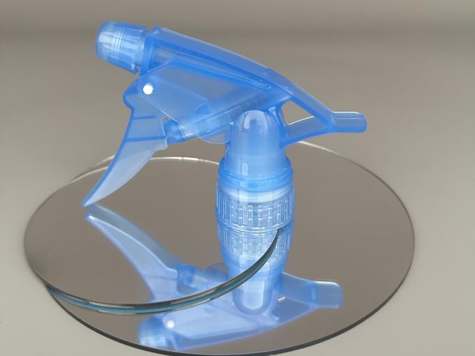 農薬と家庭清掃用のトリガースプレー 0